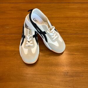 DF Women's White and Black Sneakers